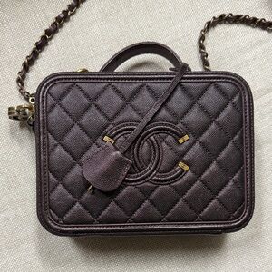 Chanel vanity case VE CA Metallic Wine